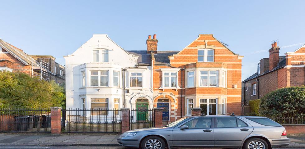 			NEW INSTRUCTION, Studio Apartment, 1 bath, 1 reception Flat			 Birch Grove , ACTON 